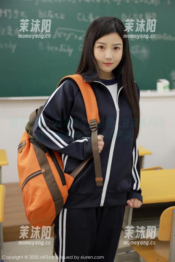 模范学院 - 高跟鞋与小幽默：白茹雪Abby精选合集中的时尚与嘲讽！