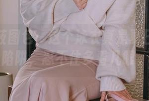 樱井小莜图包：这个泳衣真是夏日的甜蜜陷阱，忍不住多看几眼。