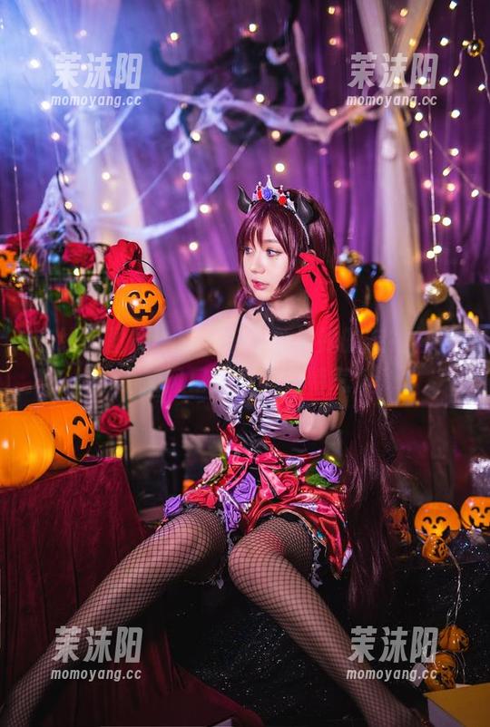 在线美图展：洛丽塔大哥与她的灰衬衫，走在风口浪尖的独特气质