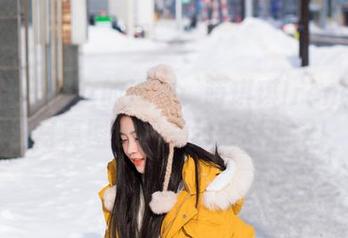 爱蜜社 – 修女的逆袭：萌琪琪Irene的幽默写真图包，一起打破沉闷！