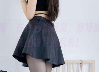 物恋传媒 – 在白色里漫游，婷婷的写真在线上线下都疯长！