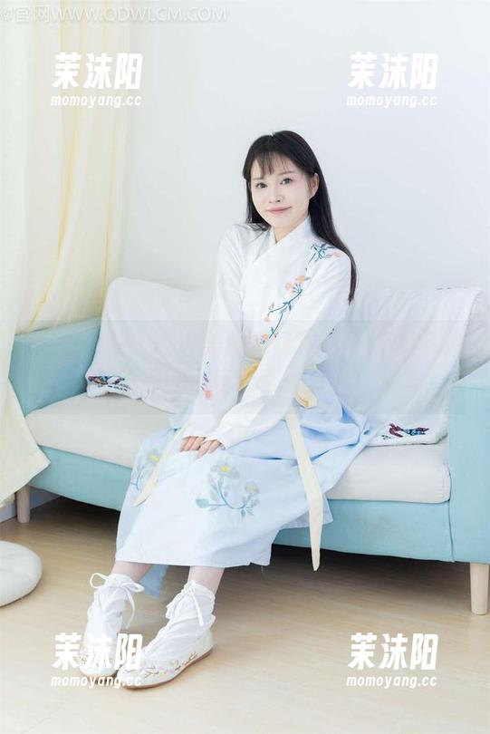 物恋传媒 - 谁说美图要花钱？小晴带你解锁剧情，每张都是惊喜！