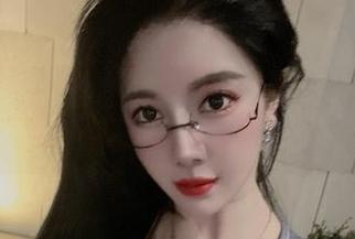微密圈 – 这一刻，属于猪小七姐姐，全套写真下载请自取！