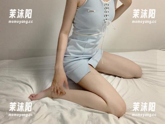 微密圈 - 相扑猫的泳池日常：高清图片记录沙滩上神奇“战斗”！
