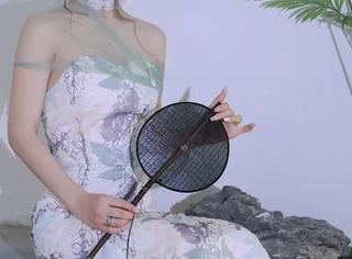 秀人网 – 在黑丝的世界里，77qiqi美图下载是打开幻想的钥匙！