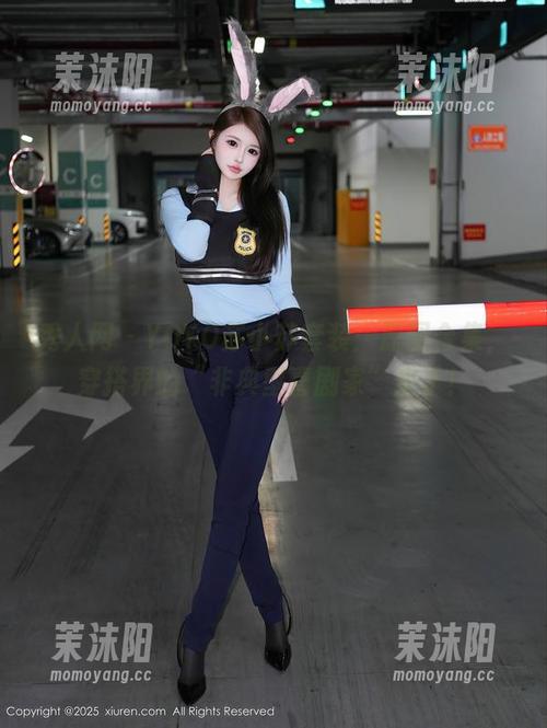 秀人网 - YOYO苏小苏套装：原图合集，穿搭界的“非典型喜剧家”来了！