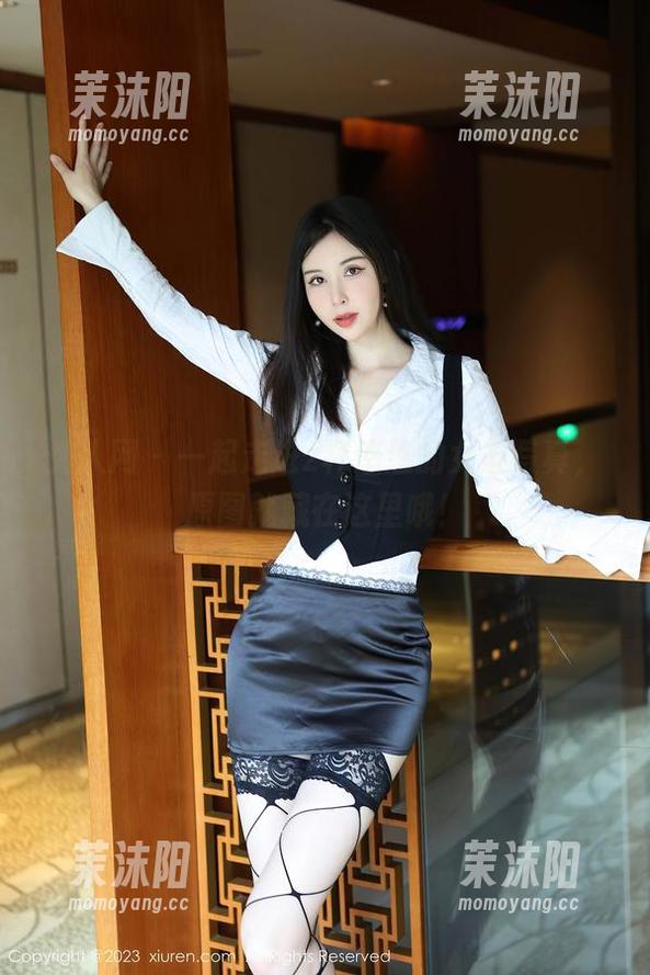 秀人网 - 一起走进z杯悠悠的女友写真，原图就藏在这里哦！