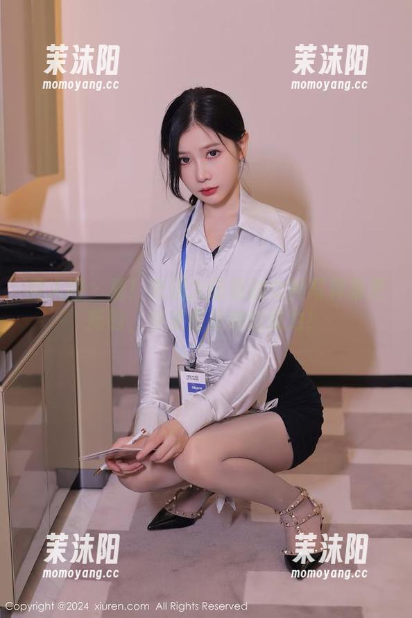 秀人网 - 看！米妮大萌萌的女神写真集更新啦，快来感受她的魔力！