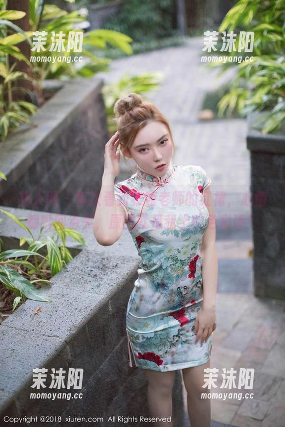 秀人网 - 每次看到雅茹老师的红裙，心情都瞬间点亮，原图就是我上的色彩课！