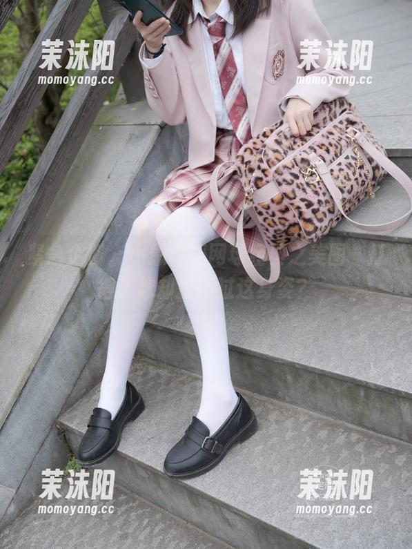 紧急企划 - 小恩传授网球经典之美图，打得了球却抵不过这身姿？