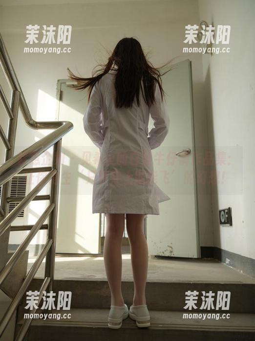 紧急企划 - 见希w的白丝牛仔裤作品集：让你萌生‘只要穿上就能飞’的幻想！