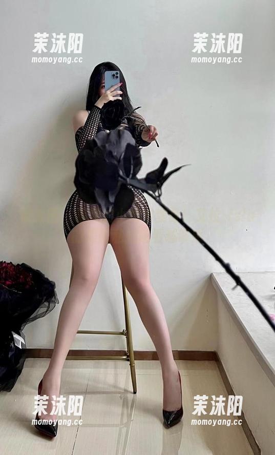 微密圈 - 温顺的小绵羊变身！艾拉·isla的美图私拍越看越带感