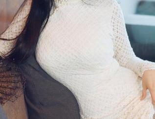 花漾show – 在线感受Angela小热巴的丝袜魅力，谁能拒绝这样的诱惑？