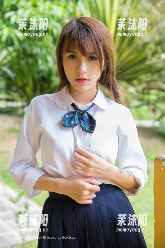 菠萝社 - 在海中寻找柳侑绮，定制她的少女气息，时光都慢下来了。