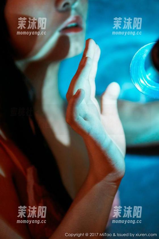蜜桃社 - 精选！冰露在办公室那些大胆的原图时刻，真是让人意外