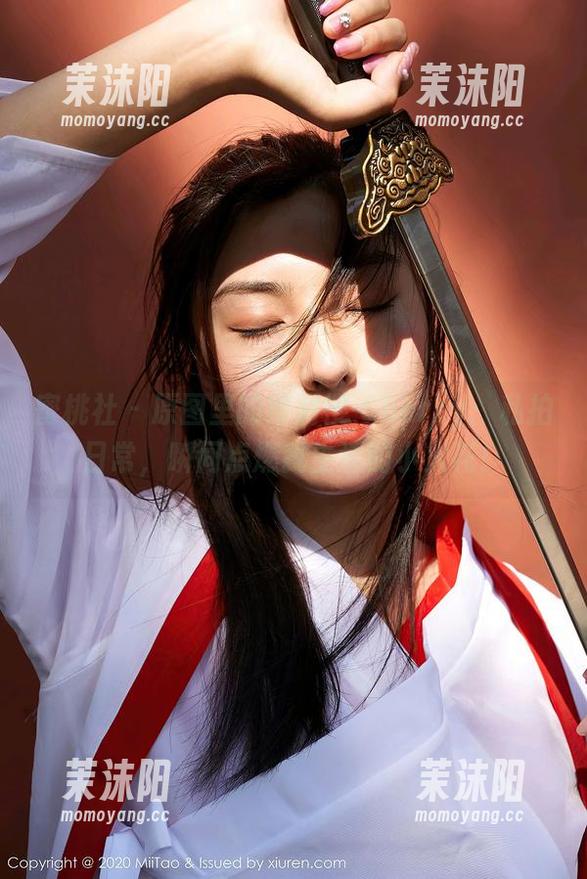 蜜桃社 - 原图里的绯月樱-Cherry：私拍日常，瞬间点燃我生活的小火花！