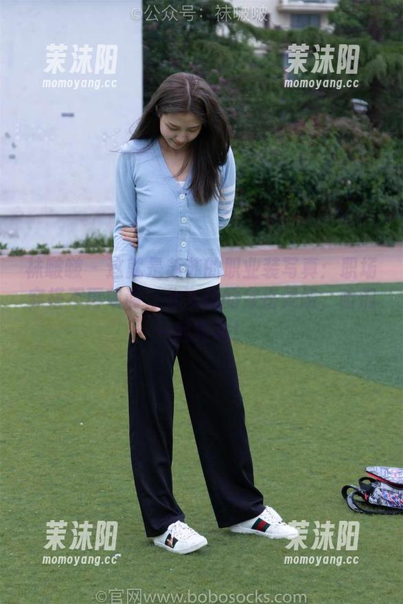 袜啵啵 - 这就是苏苏的职业装写真：职场穿搭不再单调，分享你的穿搭灵感，咱们一起骚动！