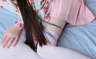 从头到脚的诱惑：西尔酱全套写真解锁美脚的无限魅力！