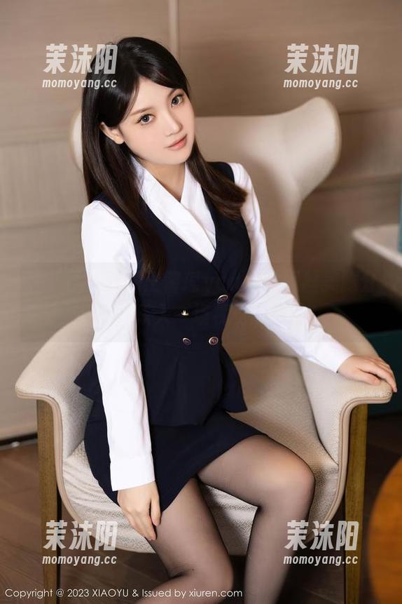 语画界 - 跟随王馨瑶yanni的黑丝美腿分享，跌入一场视觉的悸动