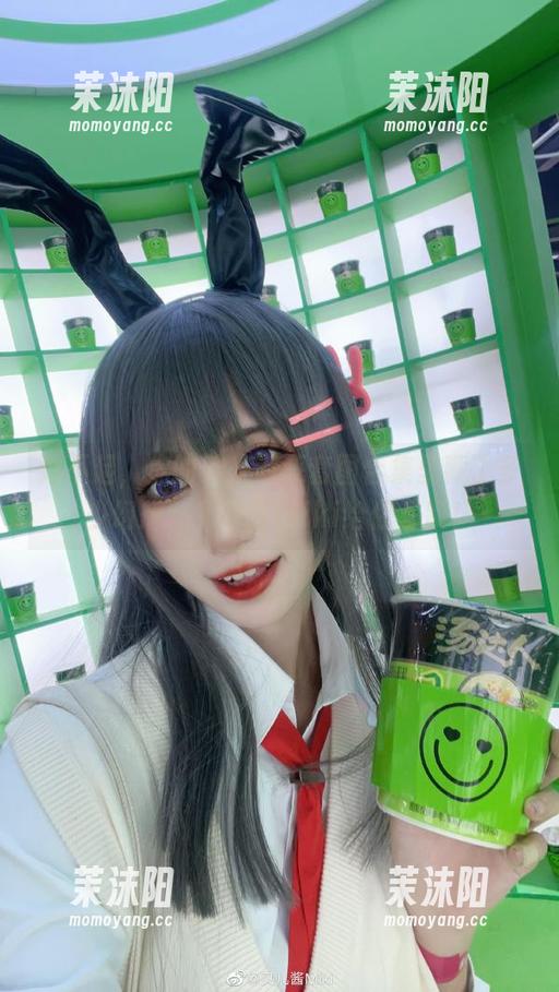 贝儿酱Miki 对不起,你的艾米莉亚套图合集里藏了多少幻想?贝儿酱Miki给你答案!