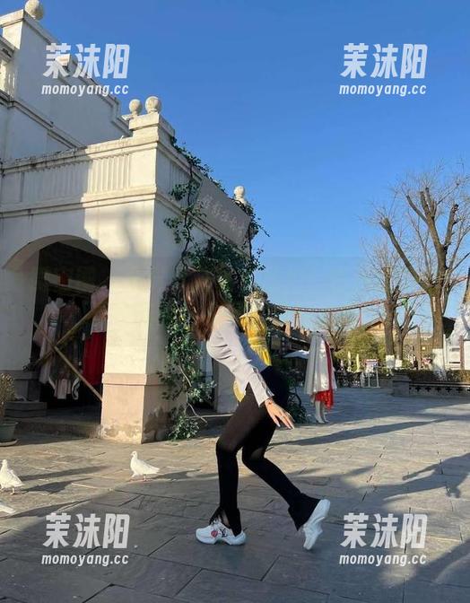 微密圈 - 金希儿连体衣私拍：在资源的海洋中翻滚，来吧！放松心情！