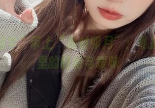 “闪月半”带上“岛村卯月”：私拍图集里的轻松与暧昧
