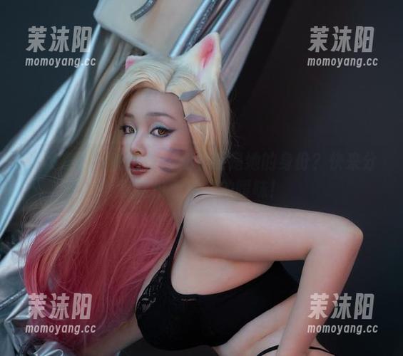 阿寨寨 阿寨寨的秘密图集:秘书还是她的身份?快来分享这份看得见的暧昧!