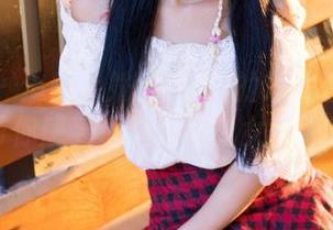 青豆客 – 追随战姝羽Zina的职业装全套图片，带你感受那份隐藏的女强人气息。