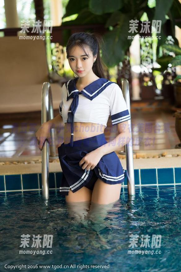 青豆客 - 歆小兔chobits的皮衣美图合集：我现在只想拥有一件同样的皮衣！