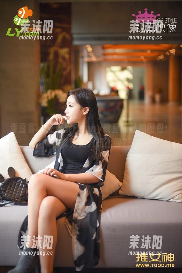 青豆客 - 汪佩妮Penny教室的私拍图包：你以为我只是上课？