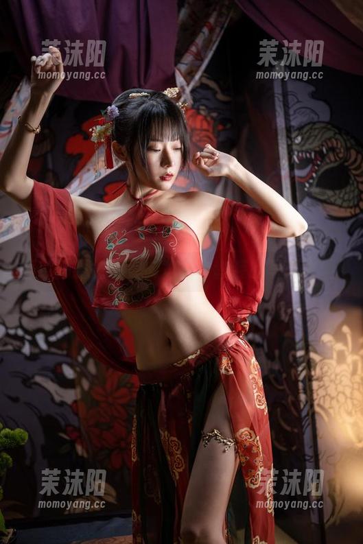 香草喵露露带你游览衬衫套装的写真心境!