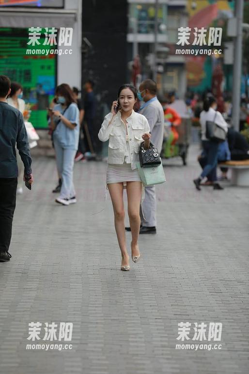 魔镜街拍 - 工作也可以是秀场，OL极品黑丝美女婷婷的精选套图，谁说不可以！
